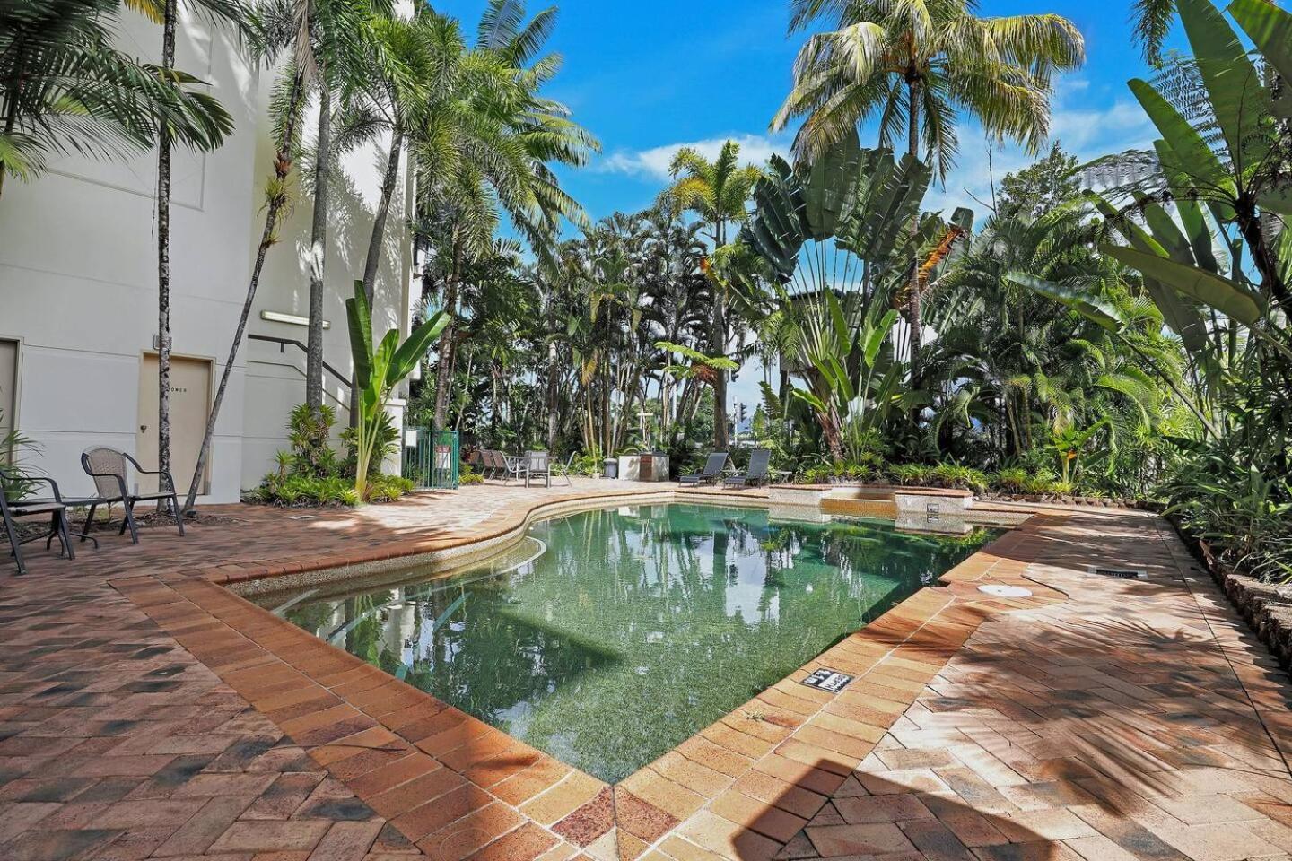 Luxury Retreat In Cairns With Pool Apartment Cairns