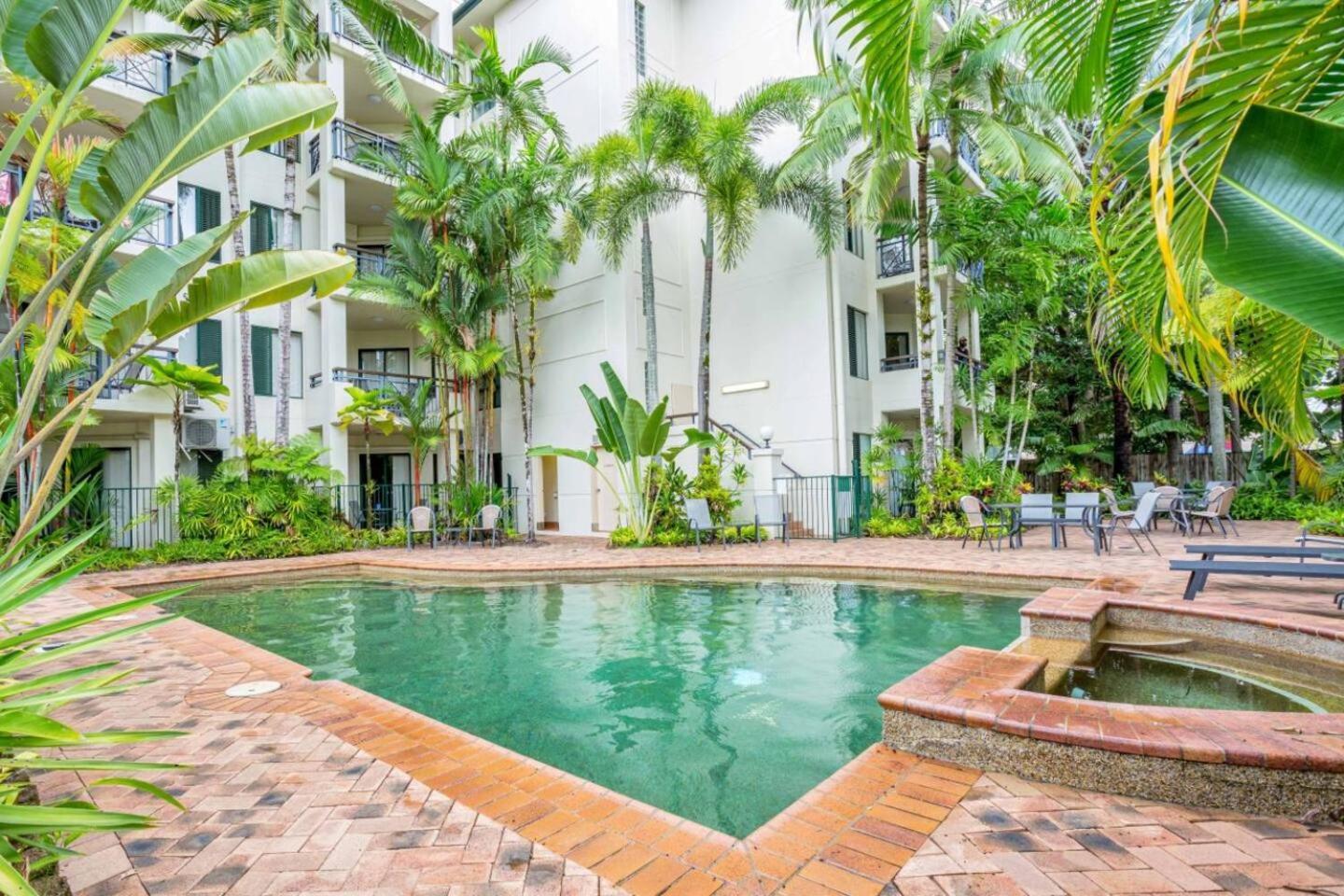 Luxury Retreat In Cairns With Pool * Cairns