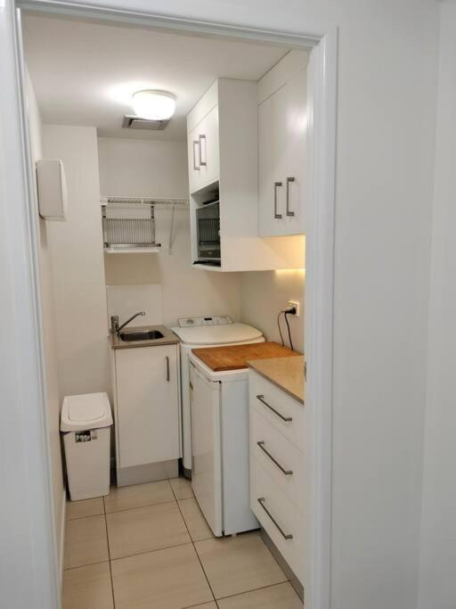 Apartment Close To Airport, & Esplanade Cairns