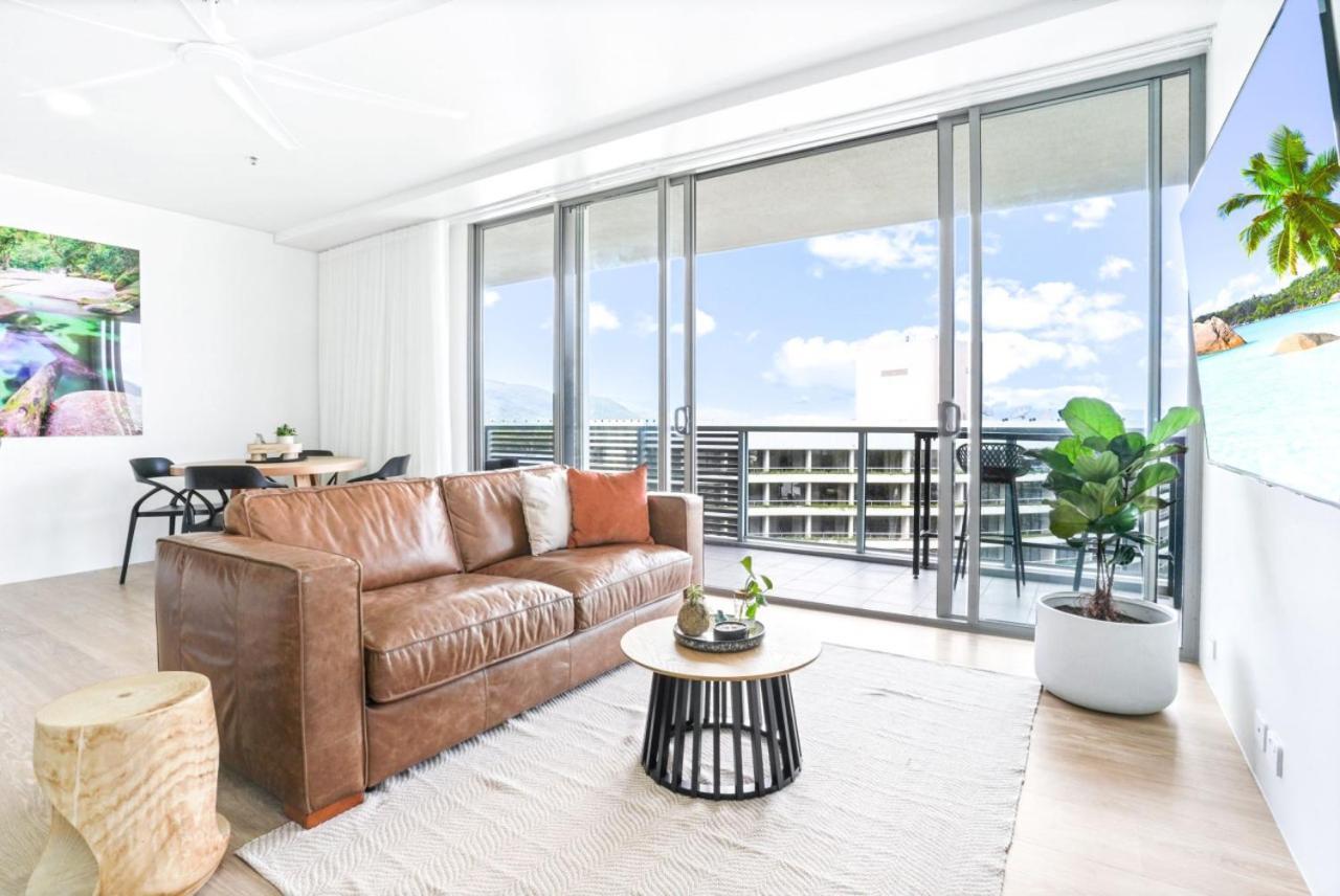 Apartment 1007 Harbour Lights With Ocean Views Cairns