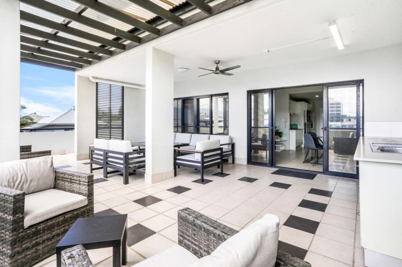 Accent On Mcleod - Breezy Outdoor Living Cairns