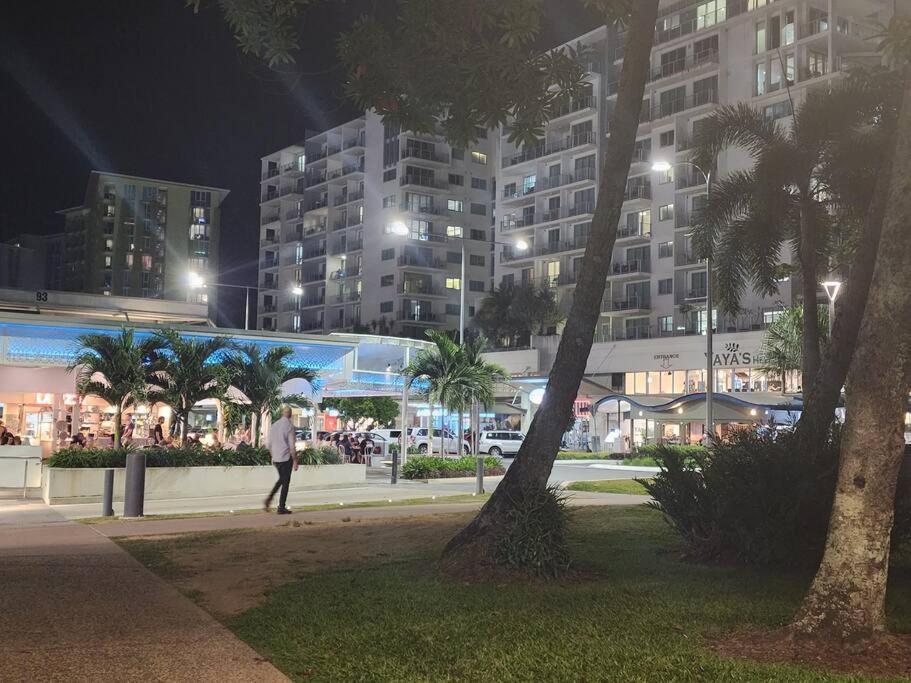 Apartment In Esplanade! Ocean View! Heart Of Cairns