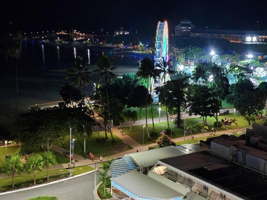 Apartment In Esplanade! Ocean View! Heart Of *