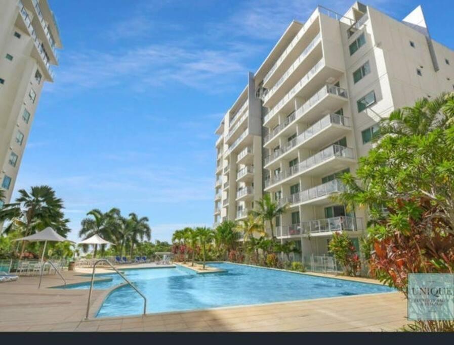 In Esplanade! Ocean View! Heart Of Apartment