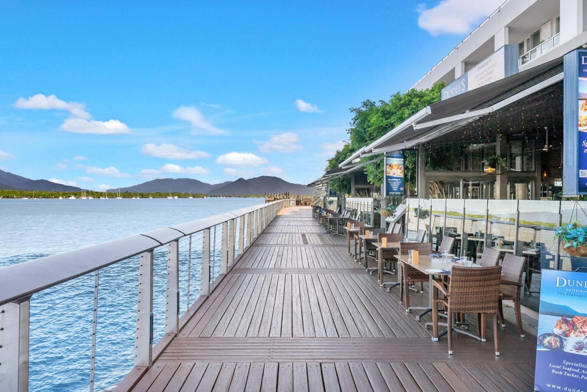 Belle Escapes 52 Harbour Lights With Ocean View * Cairns