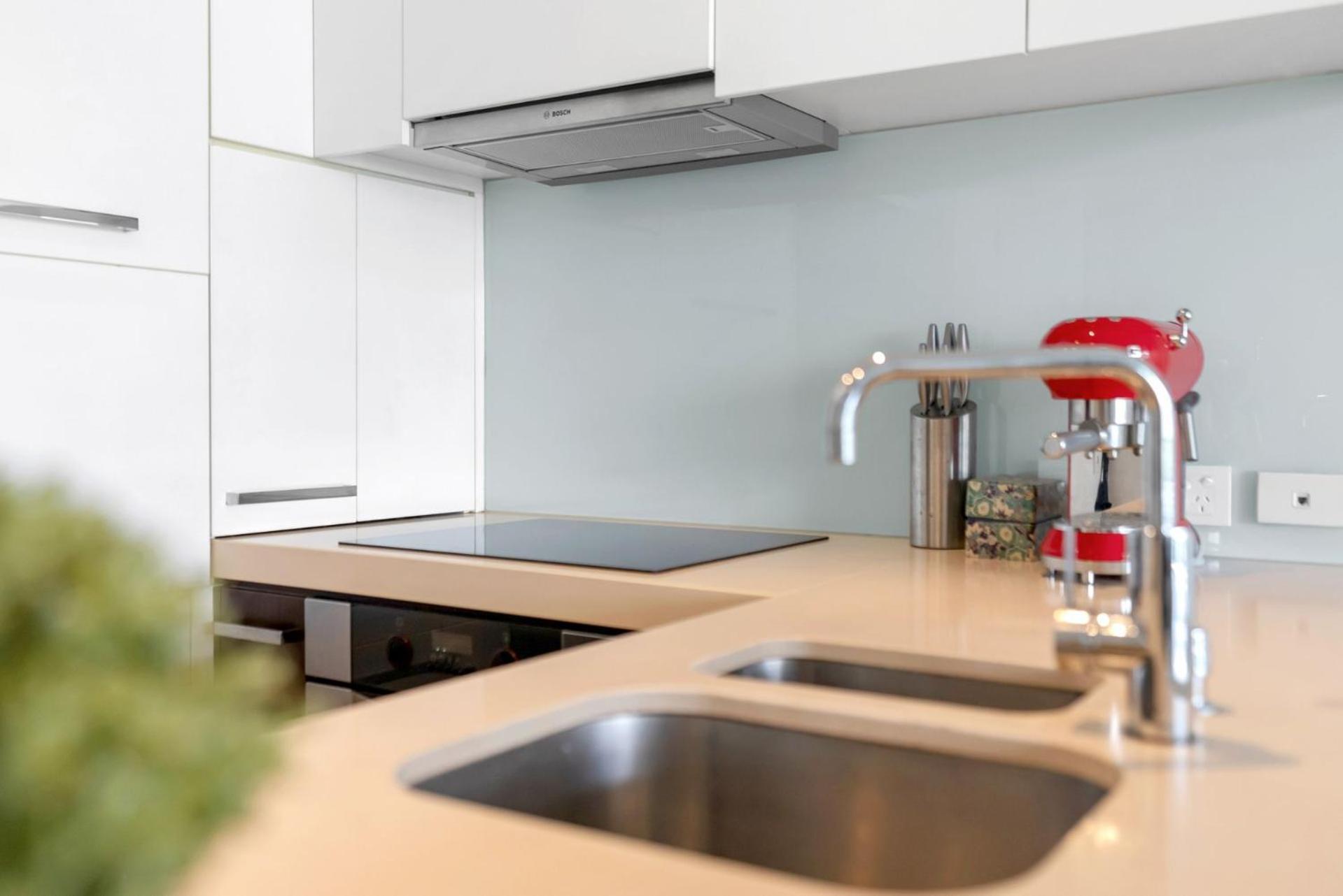 Apartment Belle Escapes 52 Harbour Lights With Ocean View Cairns