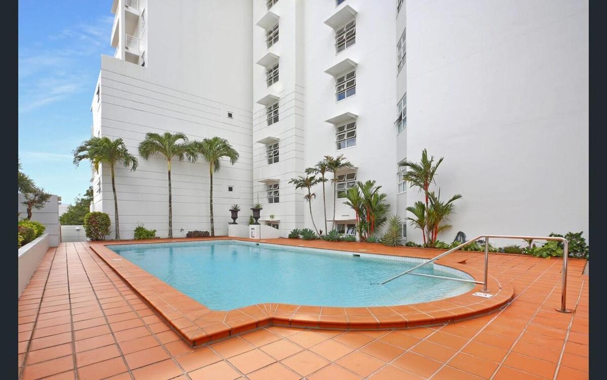 Tropical 2br In Heart Of Apartment