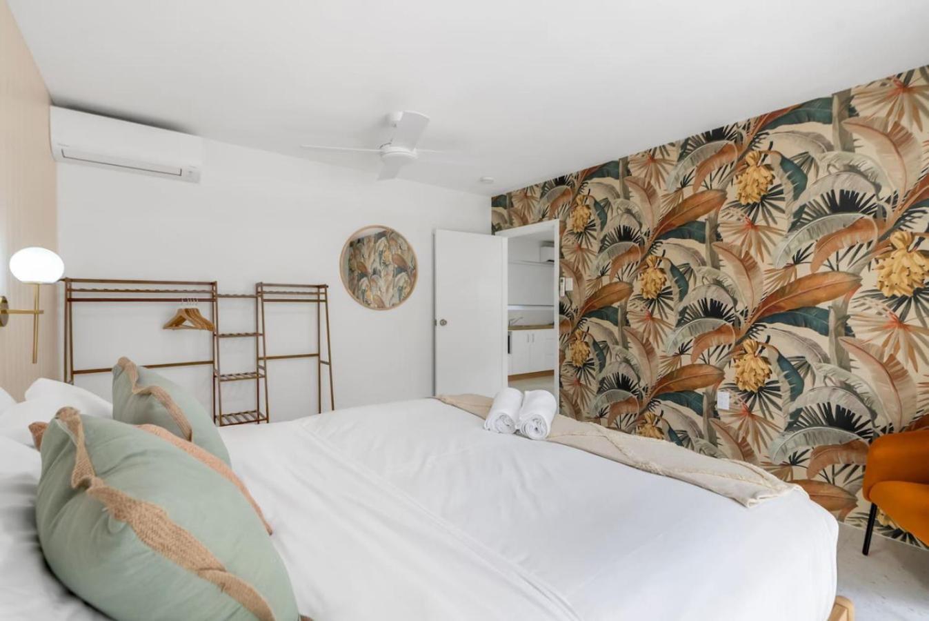 Tropicana Boutique - 3 Apartment Cairns