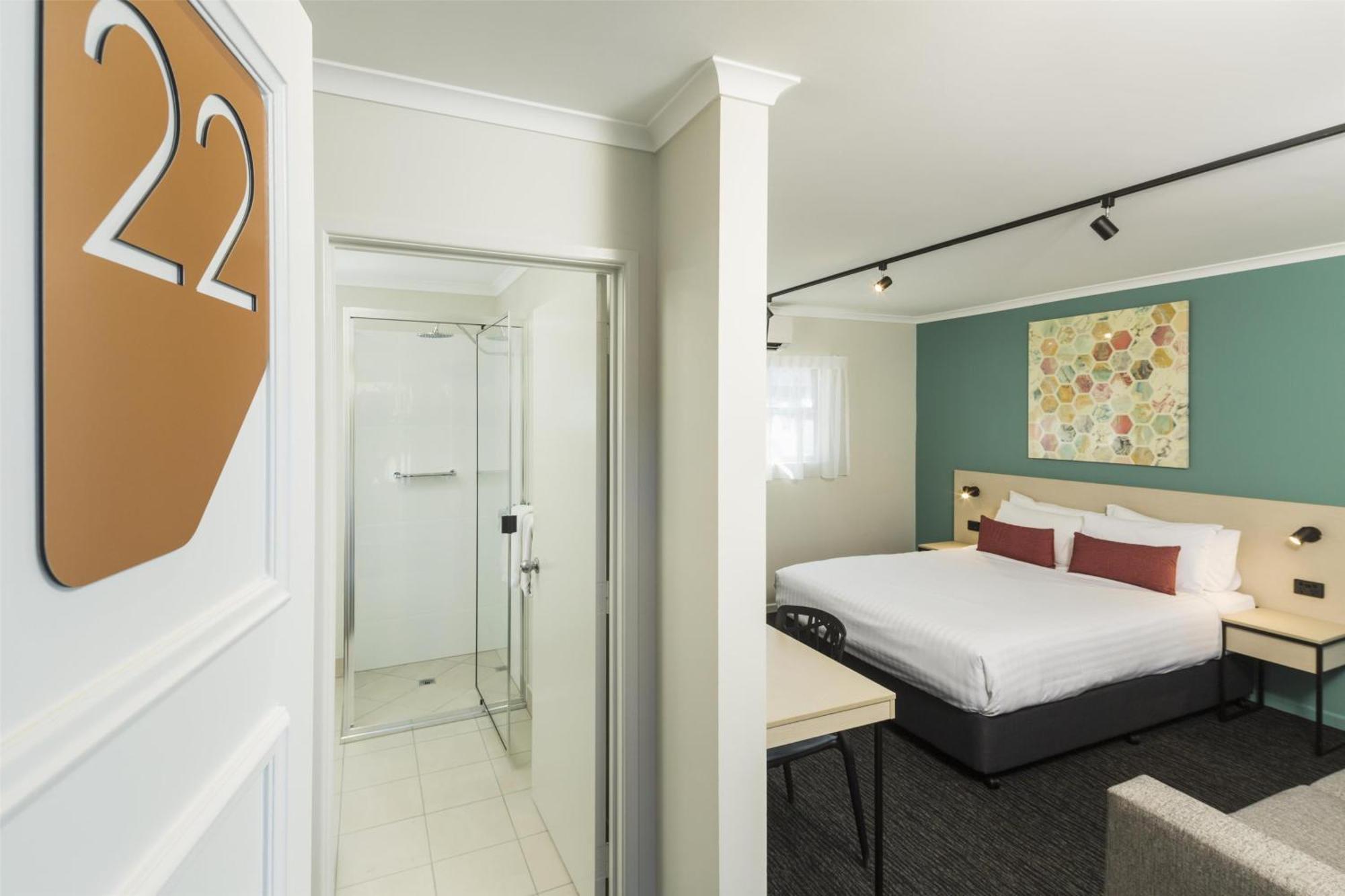 Hotel Nightcap At Balaclava