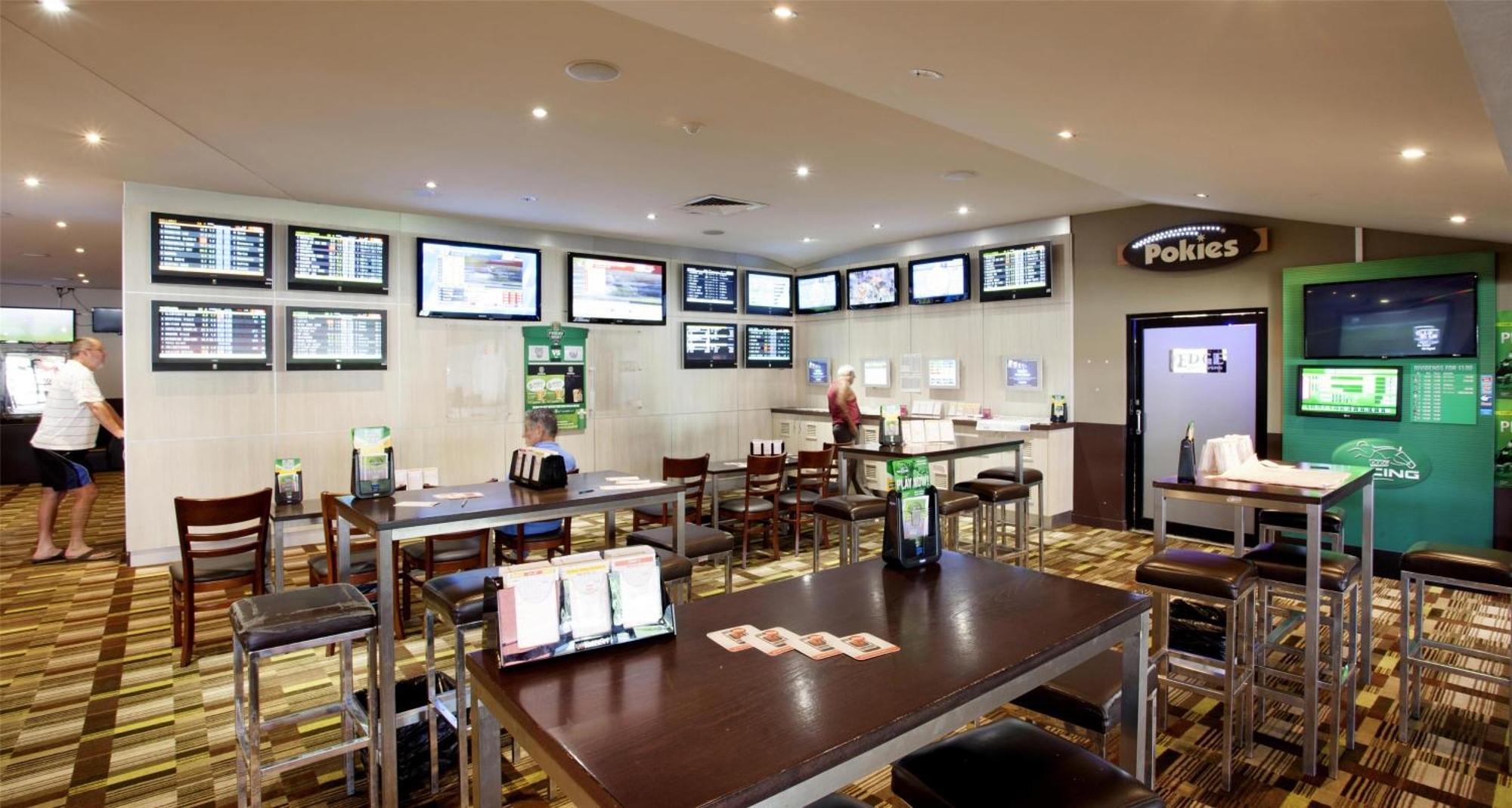 Hotel Nightcap At Edge Hill Tavern 3*