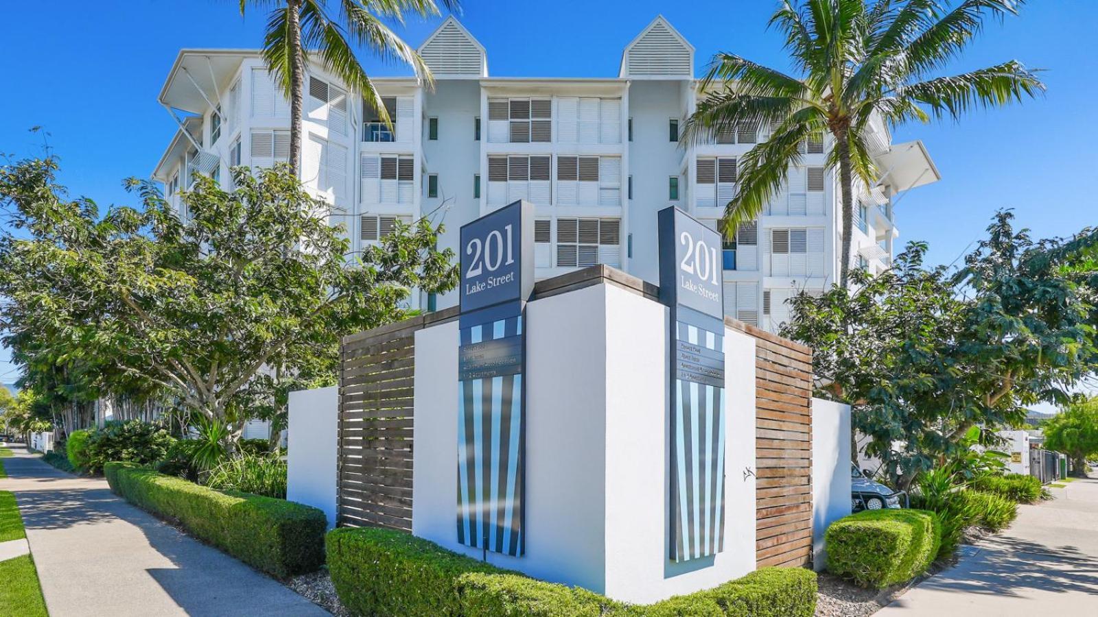 Bayside At 201 Lake Street Apartment *