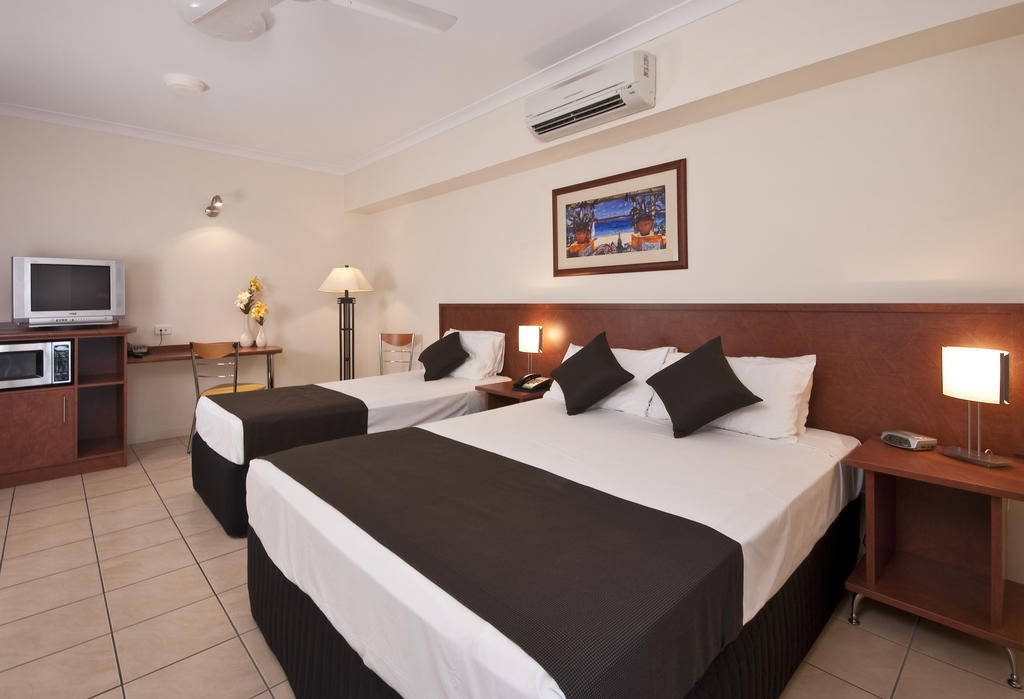 Queens Court 3* Cairns