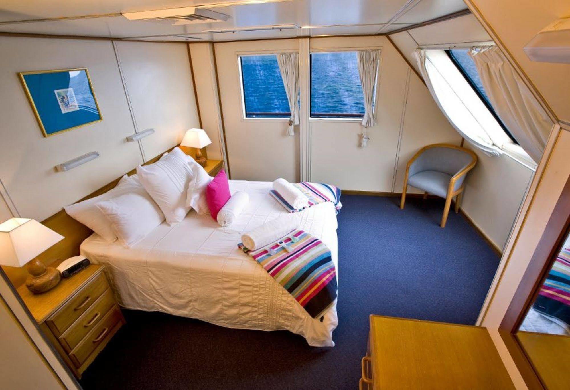 Reef Encounter Botel