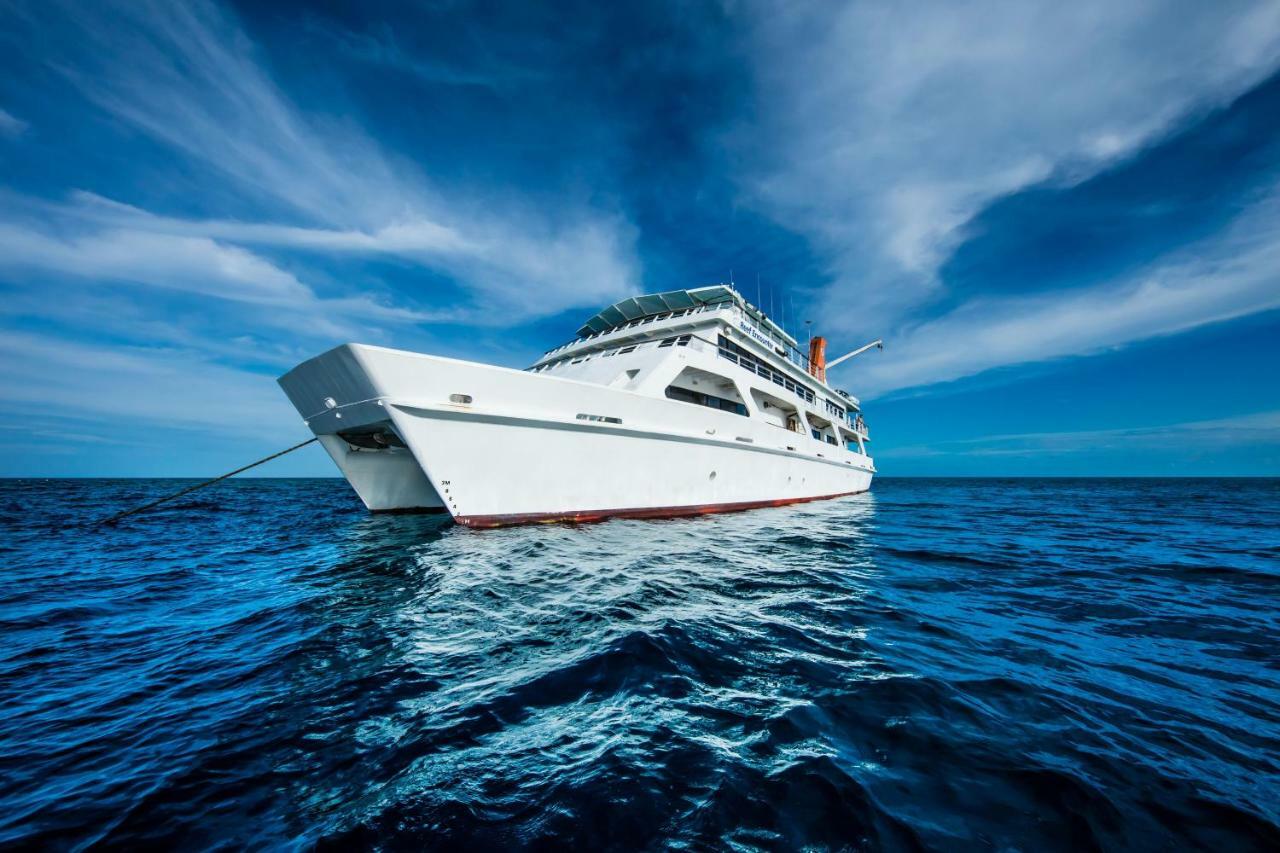 Botel Reef Encounter