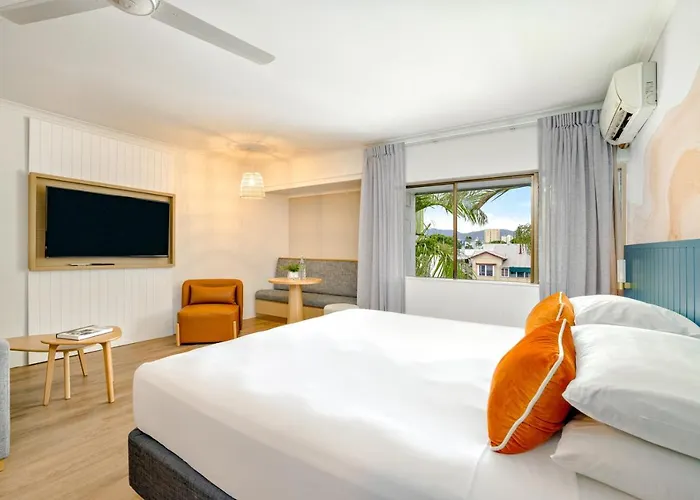 Mercure Cairns