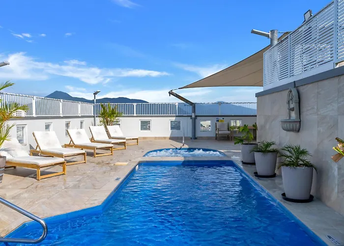 \'Central Plaza\' Adjacent Apartments With Rooftop Pool