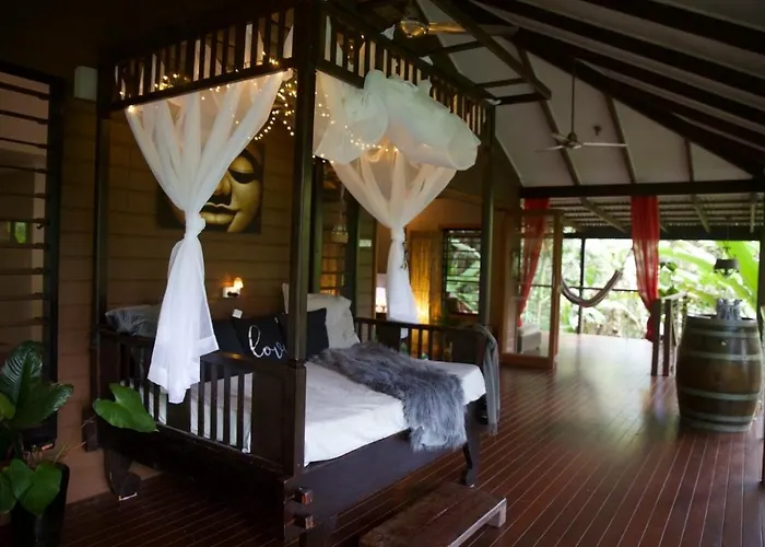 Treetops Retreat Cairns
