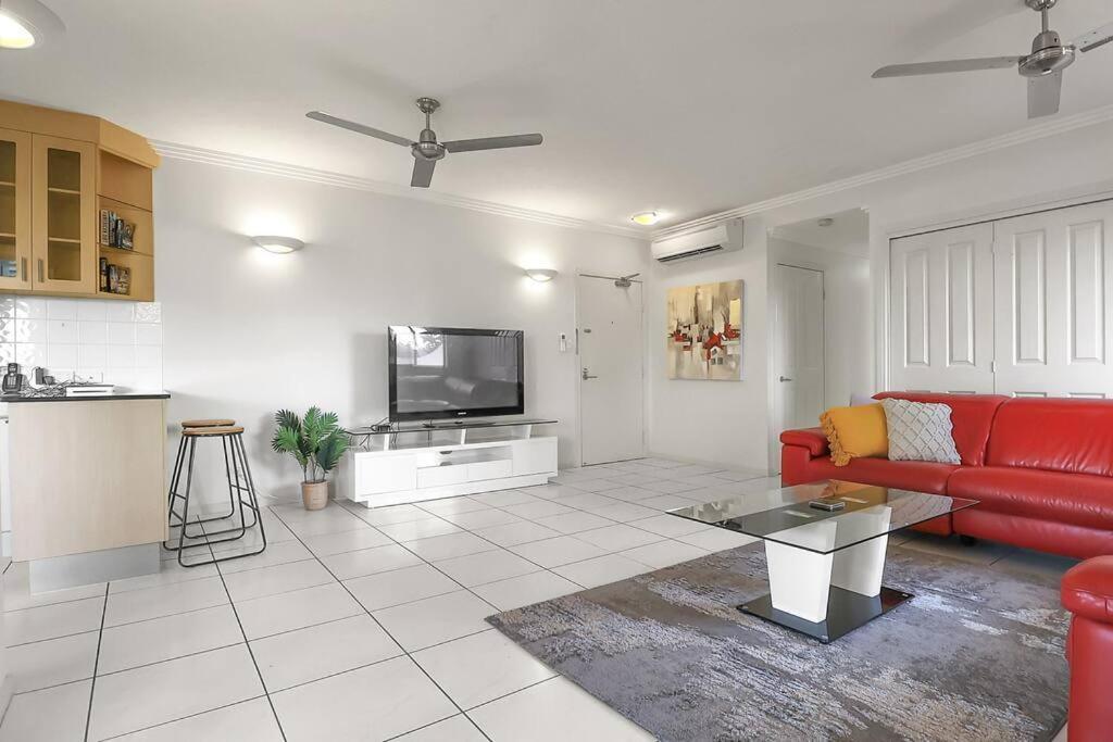 An Abode On Abbott - In The Heart Of The Apartment