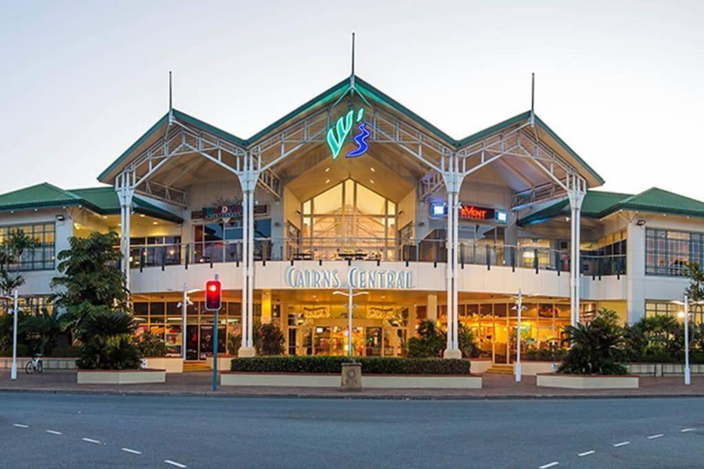 An Abode On Abbott - In The Heart Of The Cairns