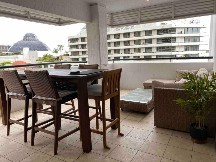 An Abode On Abbott - In The Heart Of The Apartment Cairns