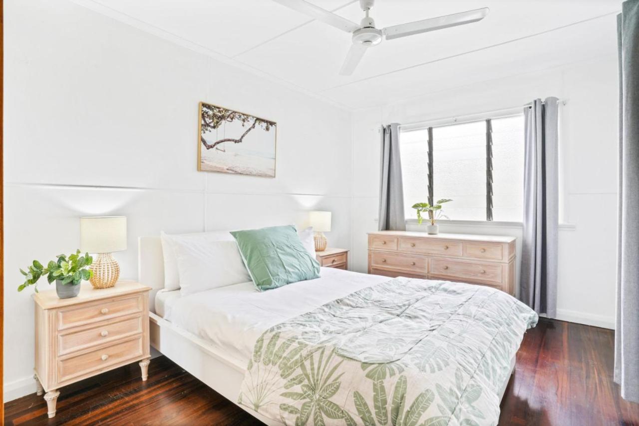 Apartment Grey Whale Anchor U6 *