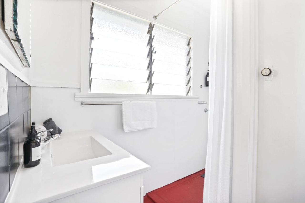 Grey Whale Anchor U6 Apartment *