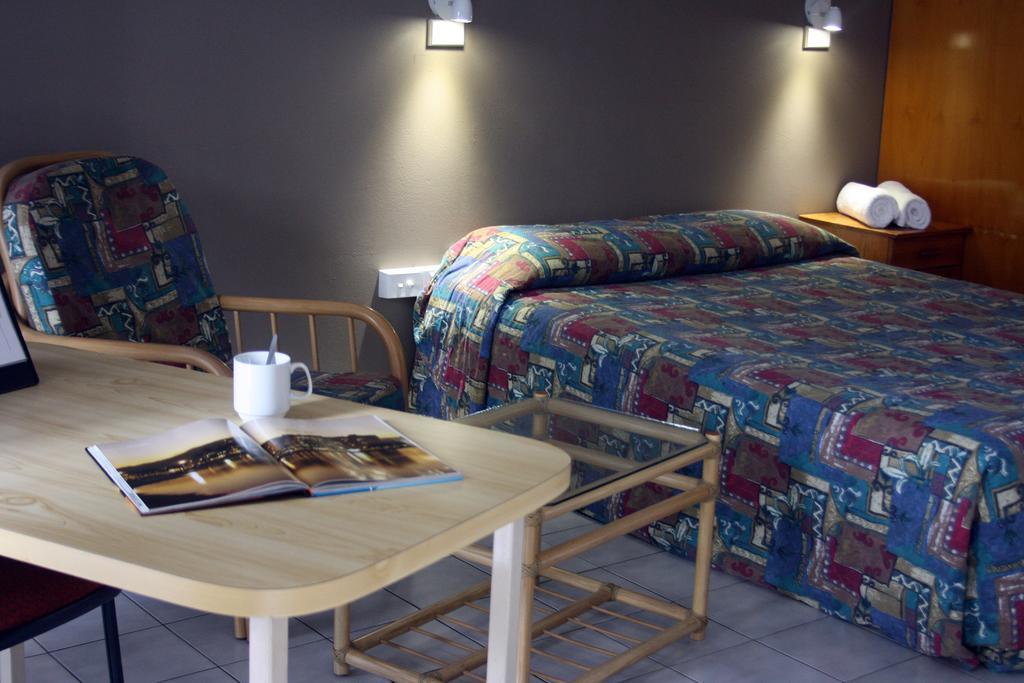 Tropical Gardens Motel 3*